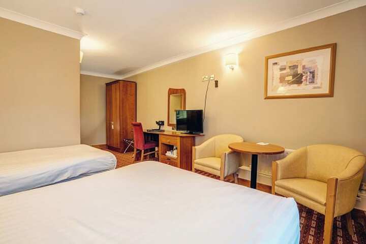 Room 74 of 119