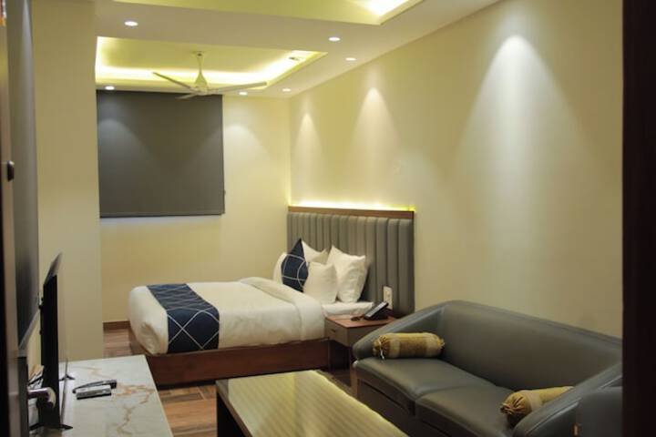 Room 19 of 36