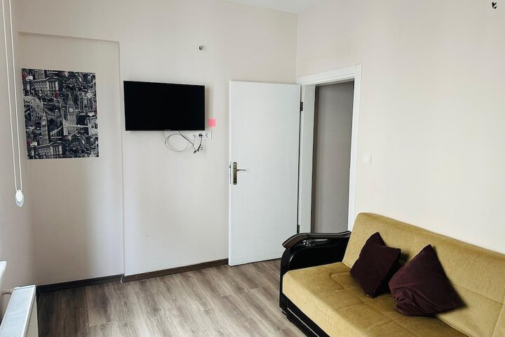 Room 4 of 5