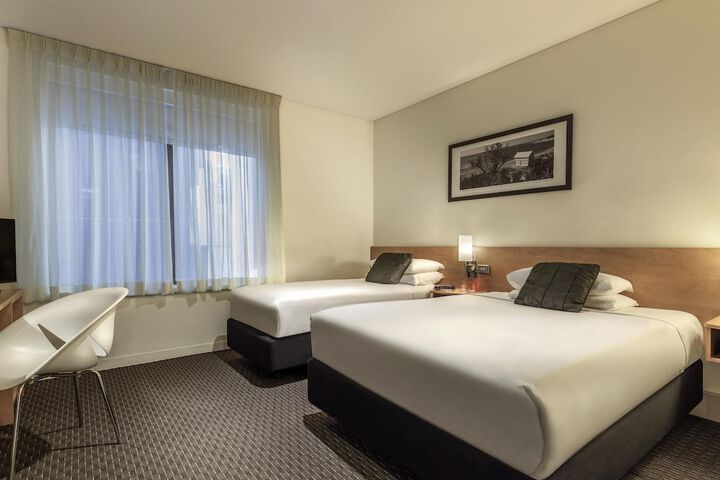Room 10 of 95
