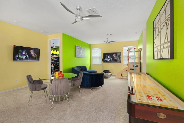 Room 9 of 23