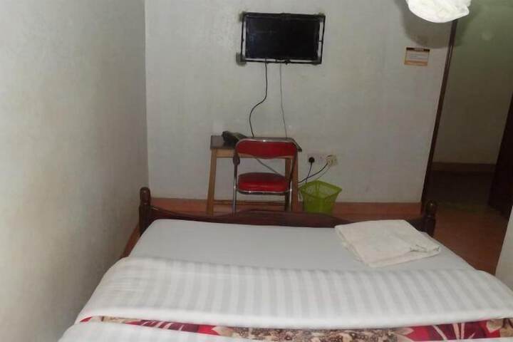 Room 5 of 14