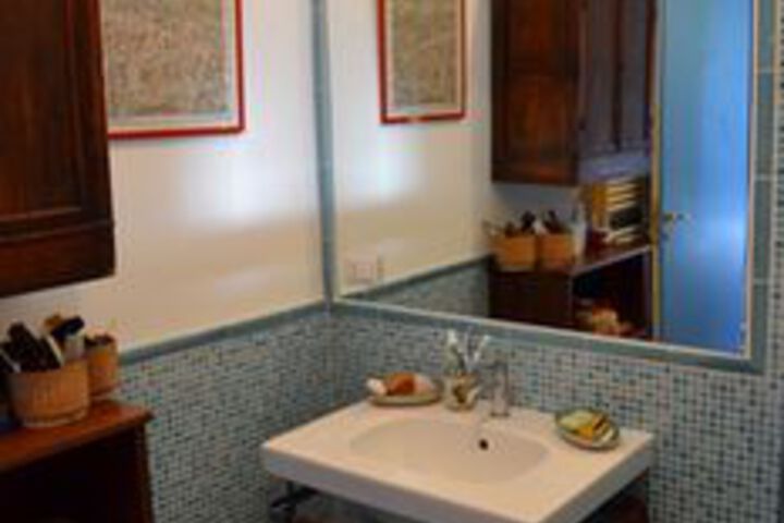 Room 3 of 34