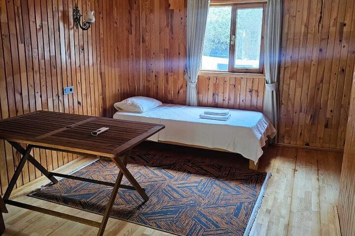 Room 10 of 91