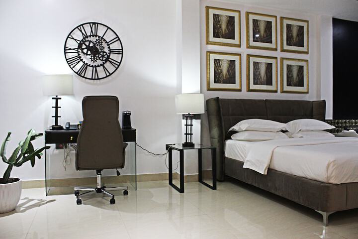 Room 7 of 68