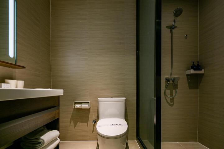 Room 12 of 34