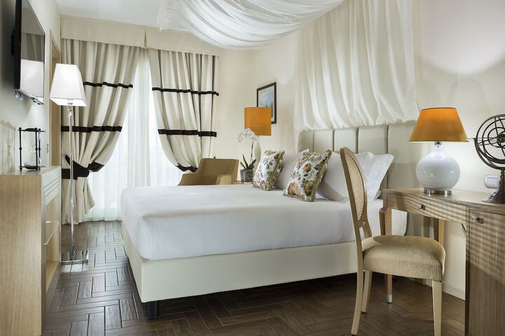 Room 7 of 37