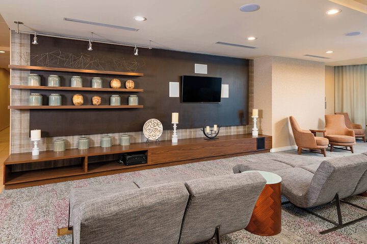 Lobby lounge