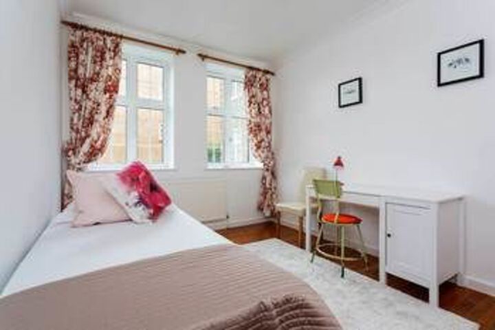 Room 9 of 21