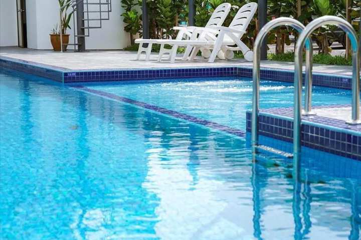 Pools & Facilities