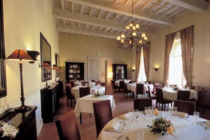 Dining 11 of 23