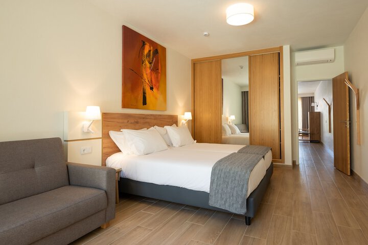 Room 30 of 171