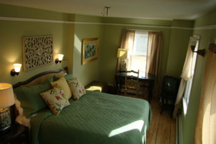 Room 8 of 19