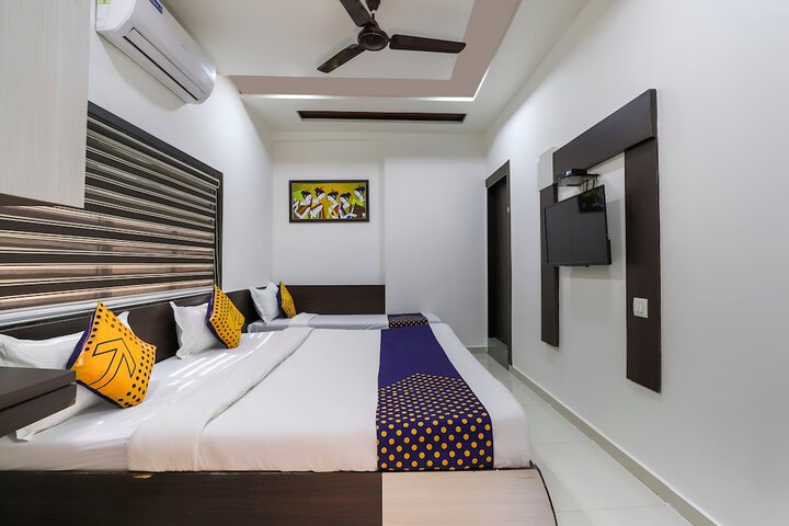 Room 15 of 23
