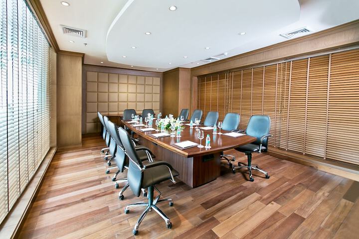 Business Center 29 of 30