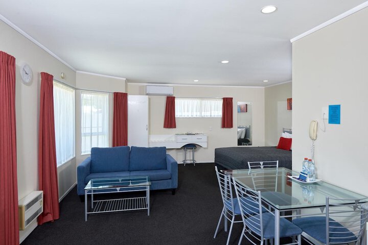 Room 33 of 57