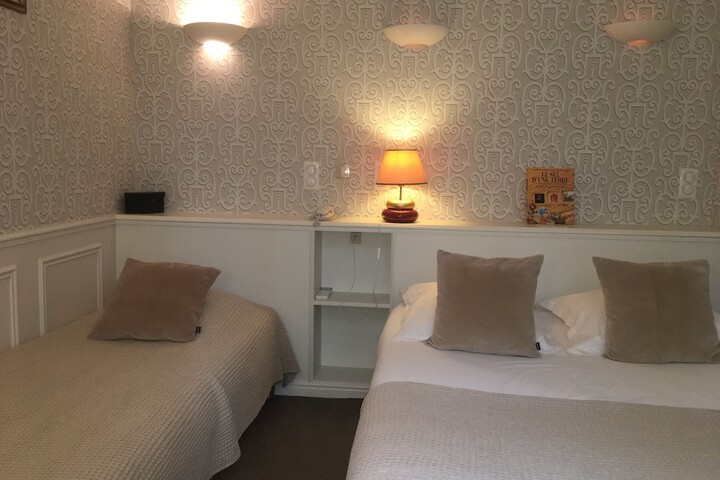 Room 22 of 42