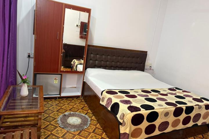 Room 3 of 50