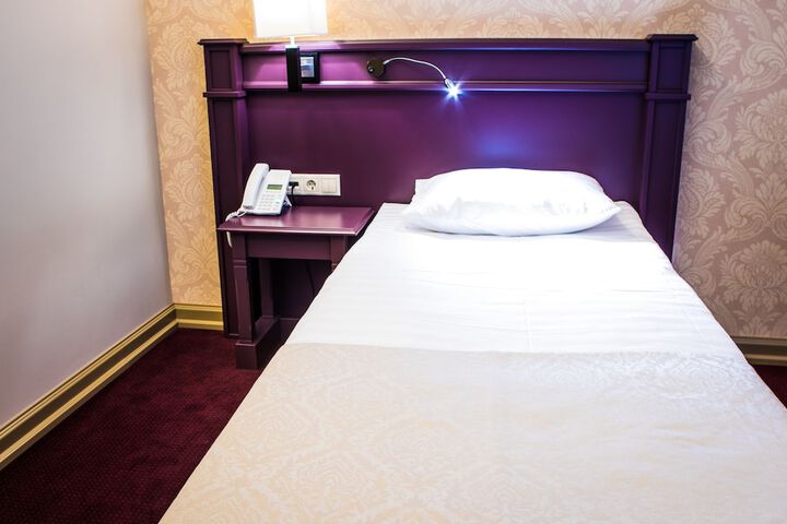 Room 5 of 36