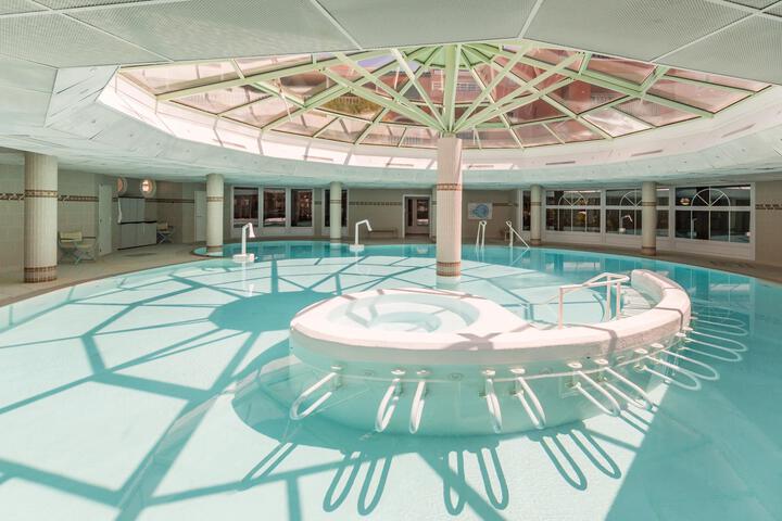 Hotel Pool