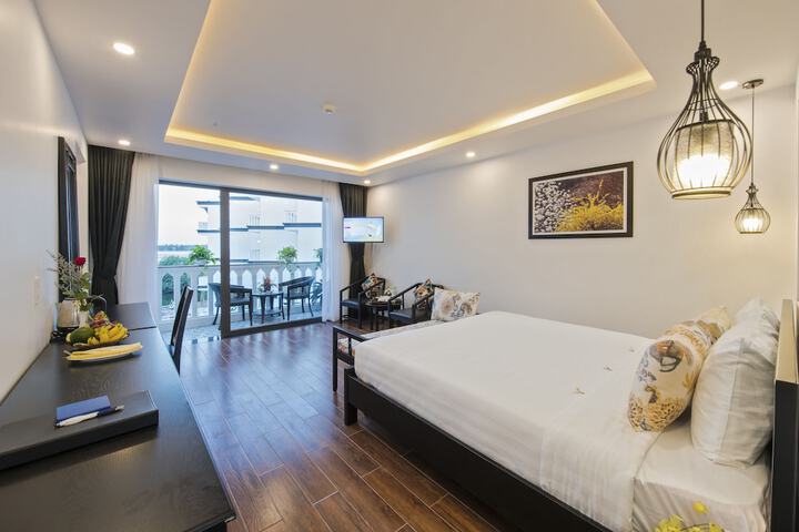 Room 15 of 143