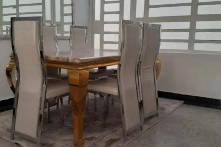 Room 9 of 15