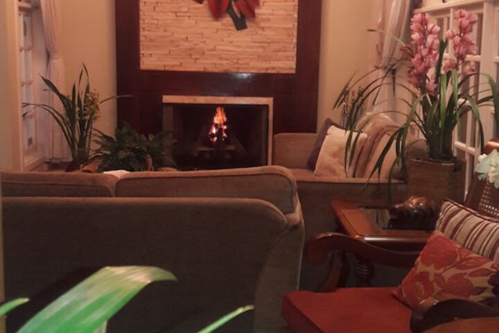 Guest Lobby