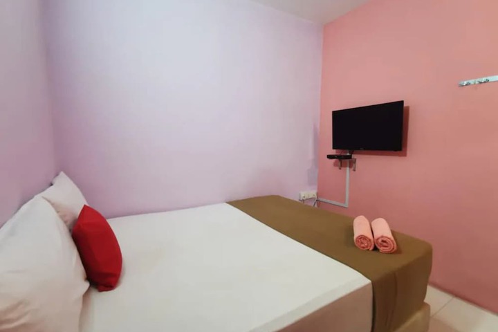 Room 4 of 25