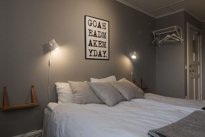 Room 3 of 9