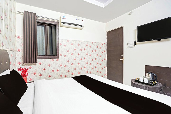 Room 8 of 35