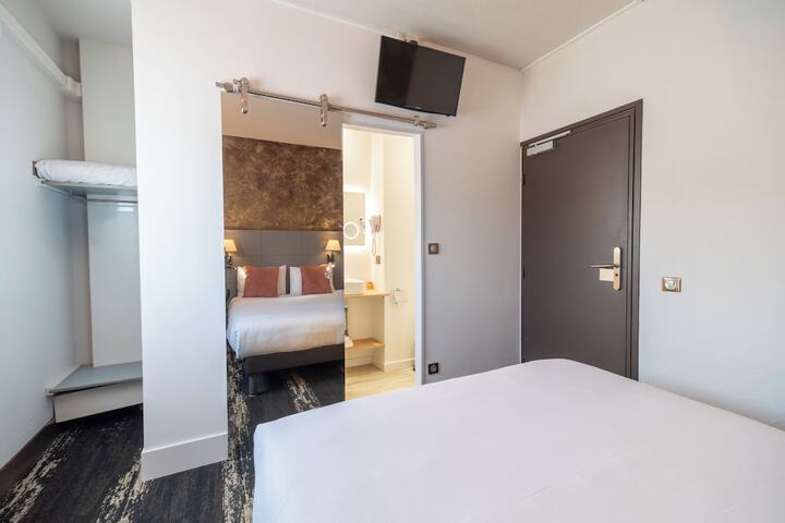 Room 31 of 42