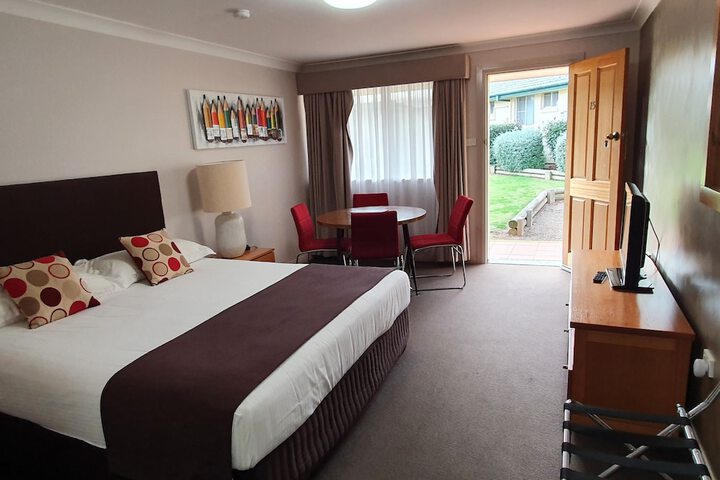 Room 3 of 62
