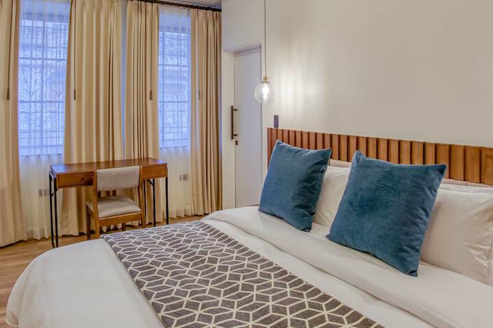 Room 12 of 38