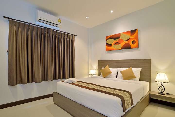 Room 7 of 24