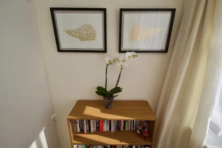 Room 2 of 16