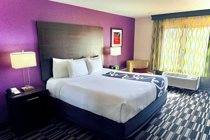 1 King Bed (7 of 21)