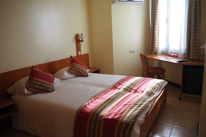 Room 8 of 50