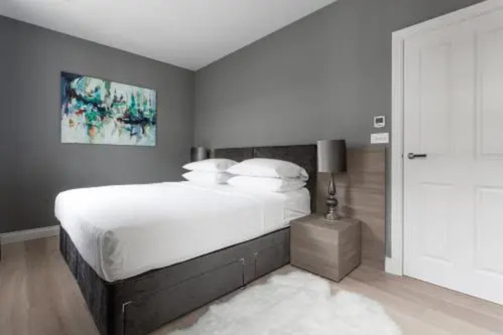 Room 5 of 12