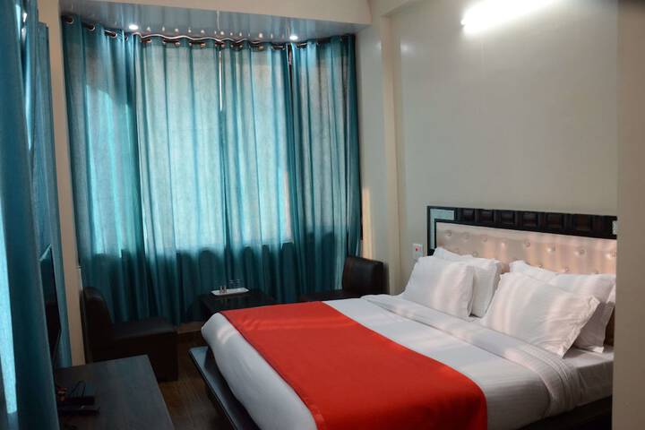 Room 9 of 27