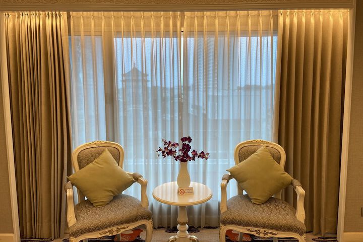 Room 14 of 37