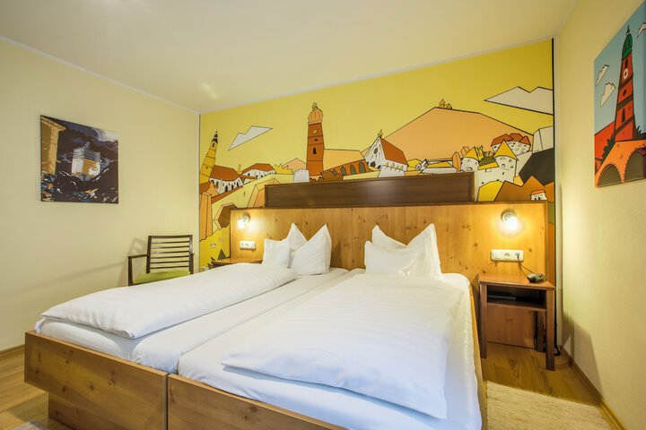 Room 14 of 35
