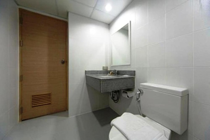 Room 19 of 29