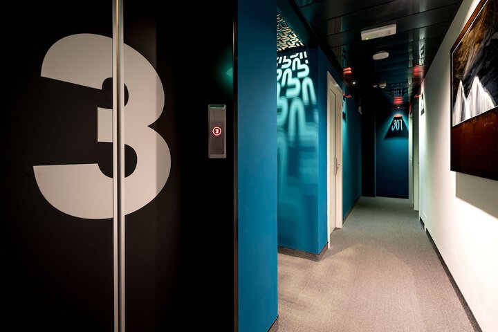 Ballroom/Hall 56 of 65