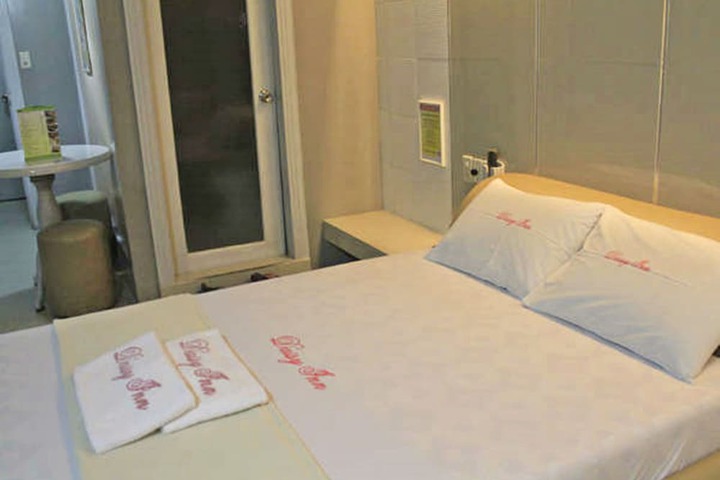 Room 8 of 24