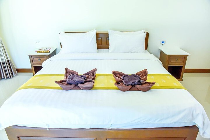 Room 2 of 32