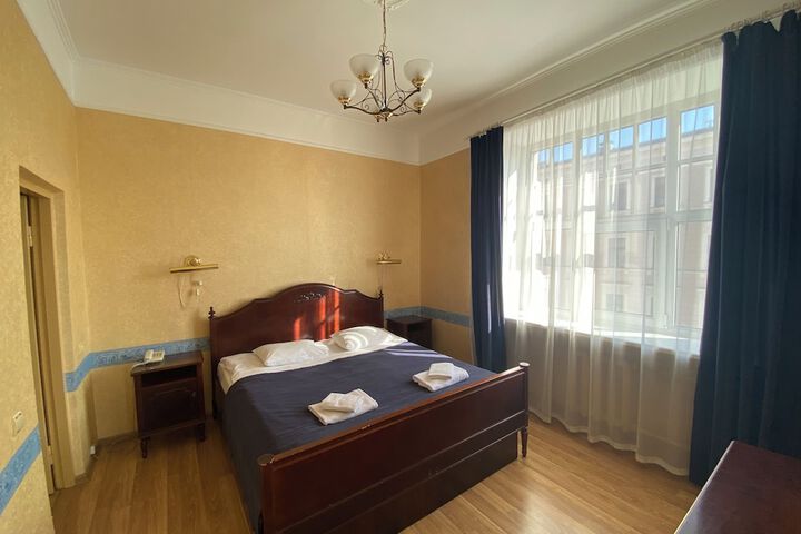 Room 187 of 272
