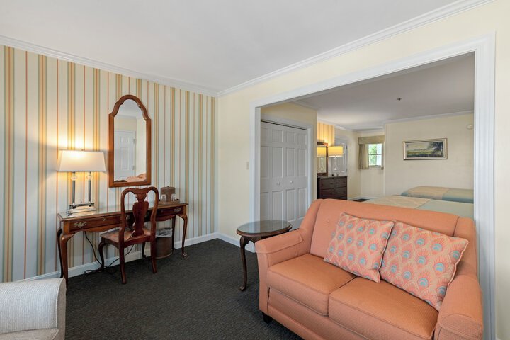 Room 73 of 176