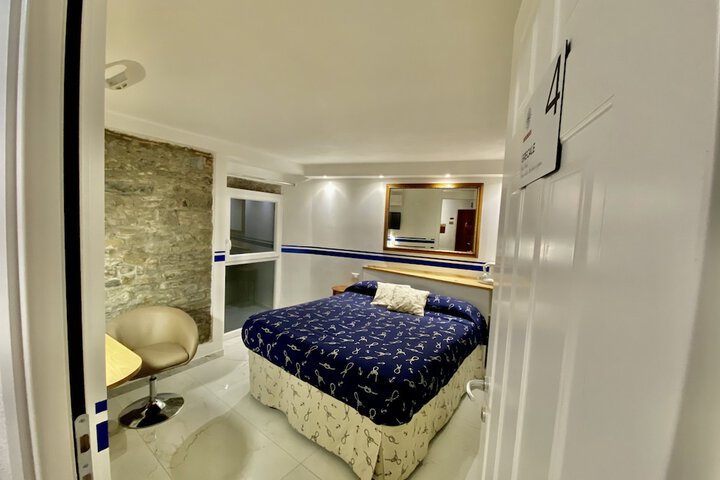 Room 15 of 190