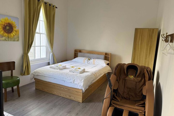 Room 26 of 43