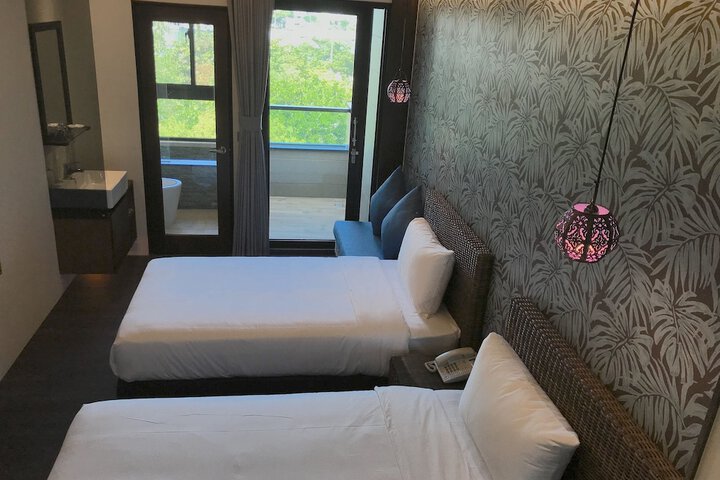 Room 13 of 116